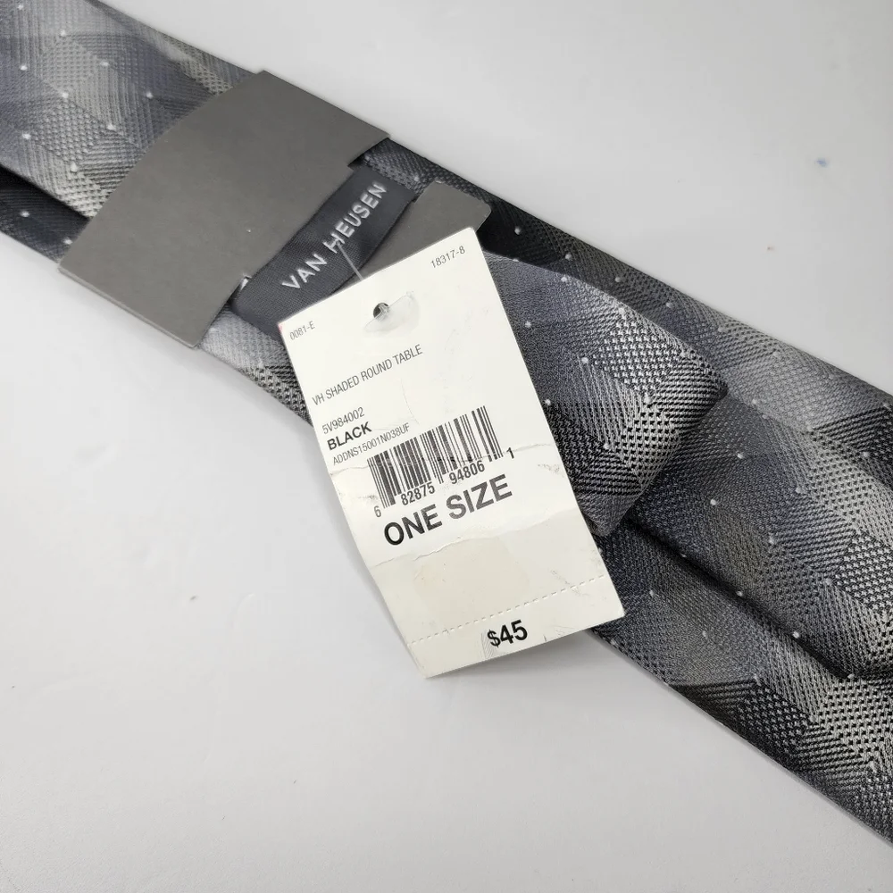 VAN HEUSEN Black Tie.